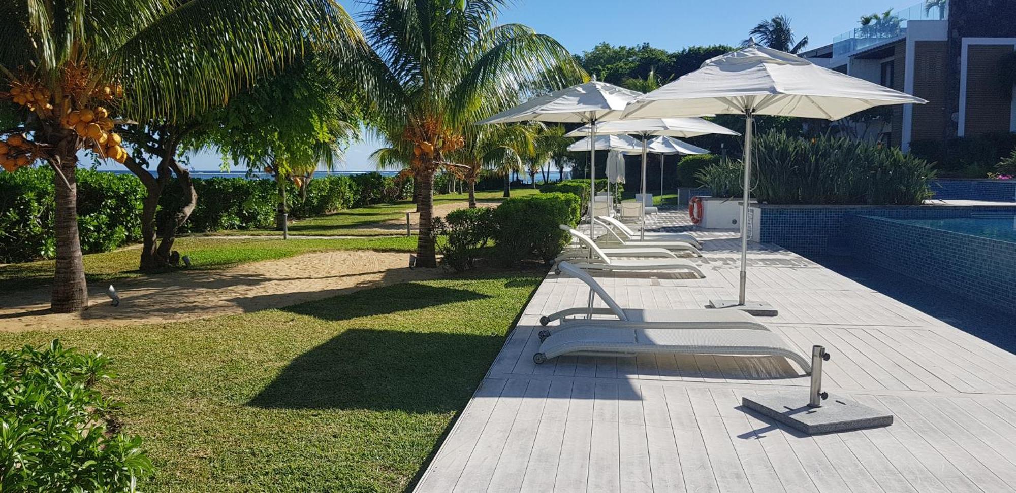 Cap Ouest Luxury Beachfront Flic-en-Flacq Exterior foto